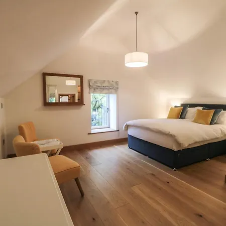 بيت للعطل Owl Barn ويتبي