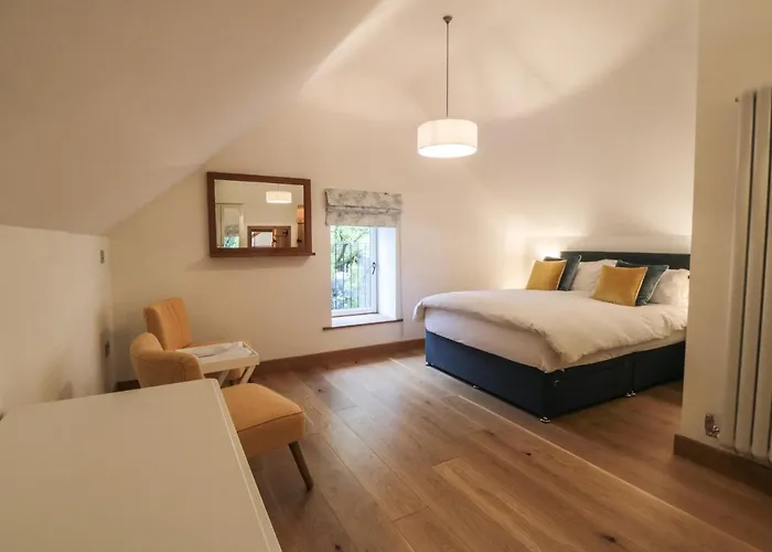 بيت للعطل Owl Barn ويتبي