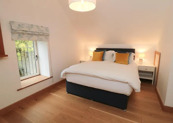 Owl Barn بيت للعطل ويتبي